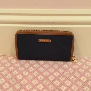 Micheal Kors Wallet